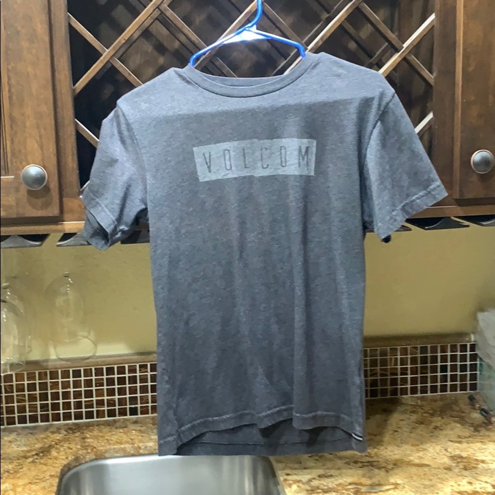 Kids Volcom shirt